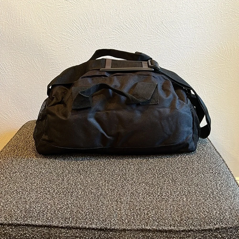 Travel Well Duffel Gym Nylon Black Carry-On Bag (New) #525 #526
